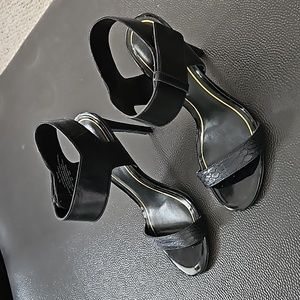 Gorgeous Nine West sandals